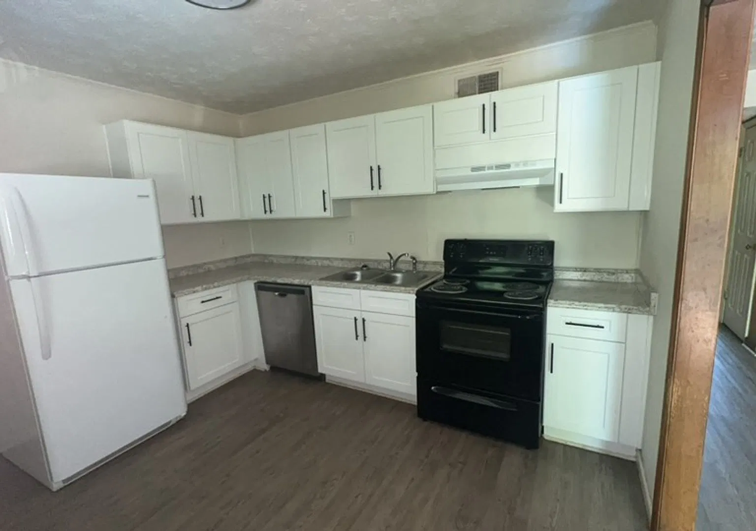 Dallas Gardens Apartments — Photo 3