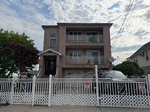 555 1st Ave Photo 1