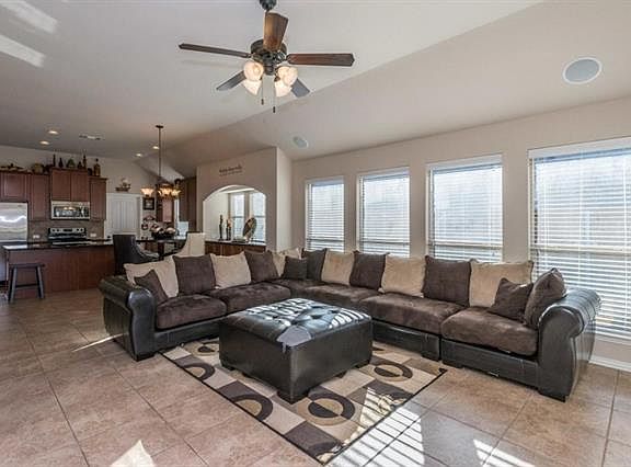 5th image of 1304 Fox Glen Trl