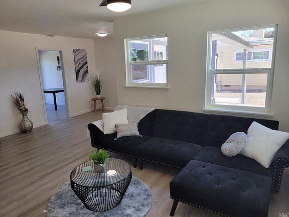 3rd image of 161 Toyon Drive