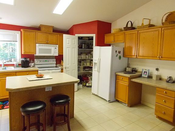 3rd image of 5606 203rd Street Ct E