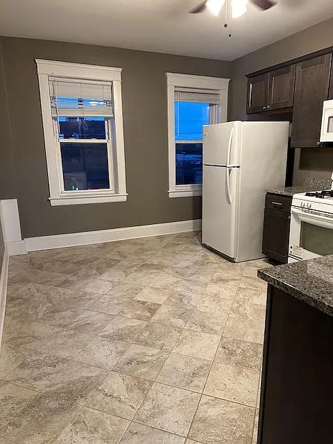 2 bed, $1,300 — Photo 3