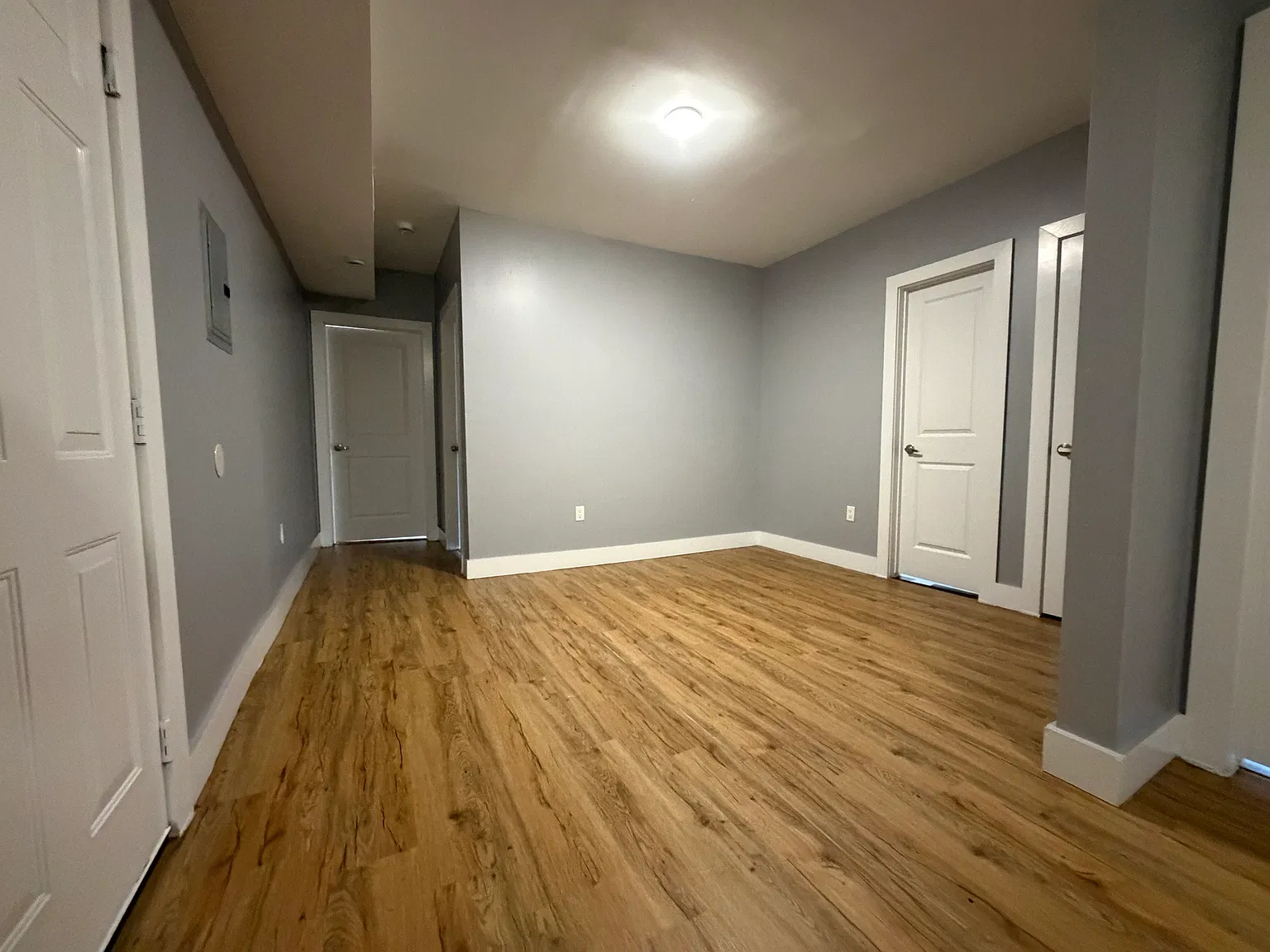 3 bed, 750 sqft, $1,850 — Photo 3