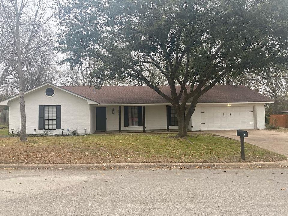 1st image of 510 Willow Oak St