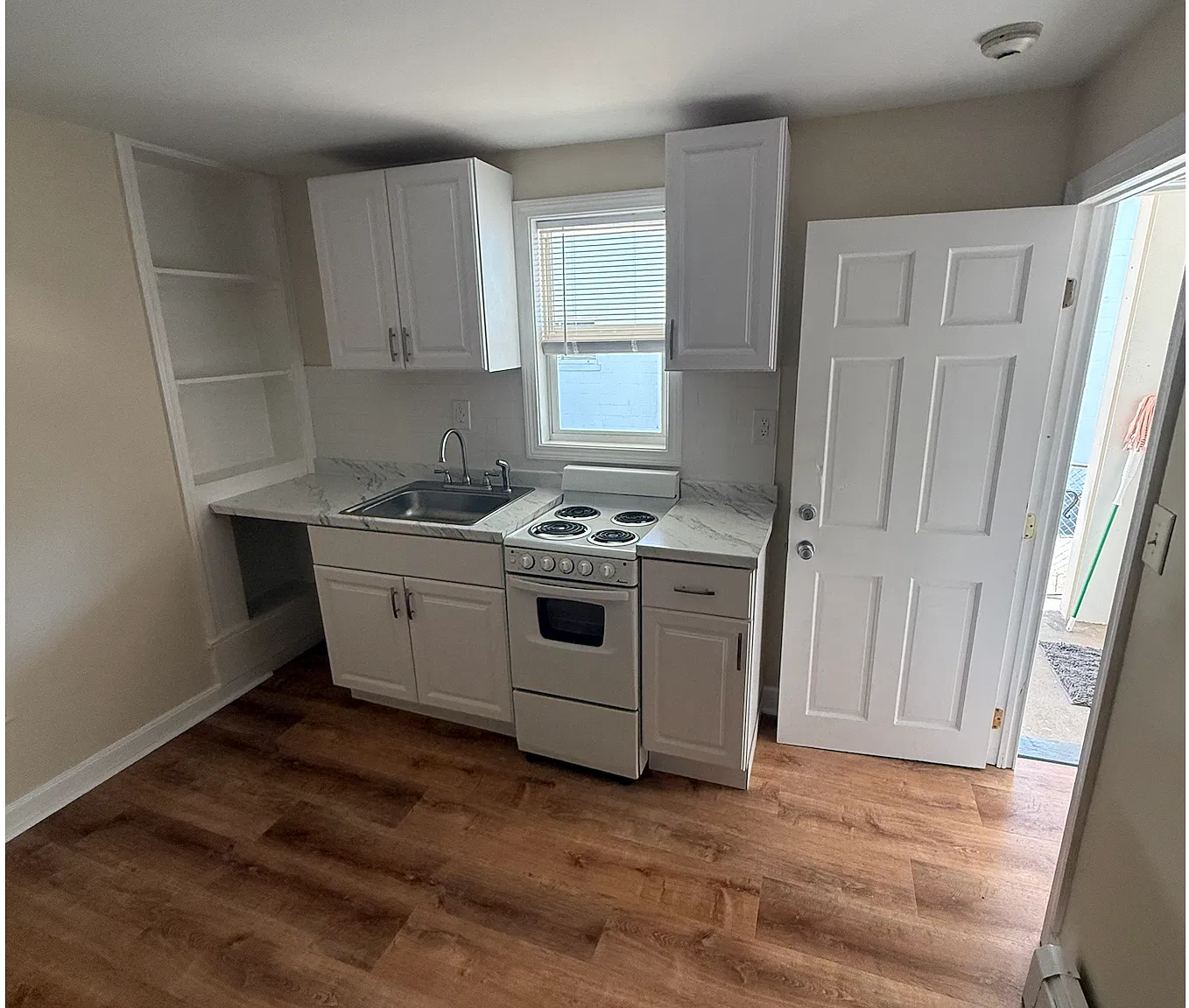 586 West Main Street — Photo 4