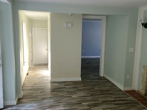 5th image of 264 Bloor St