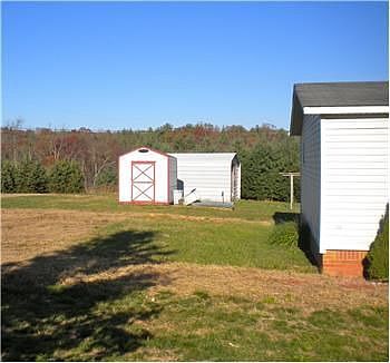 3rd image of 115 Veridian Ln