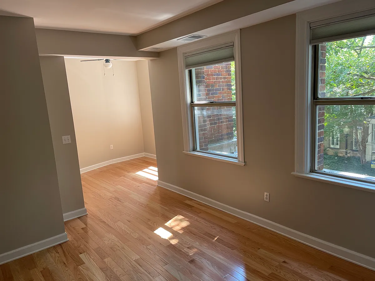 Building Photo - 1615 Kenyon St NW #24
