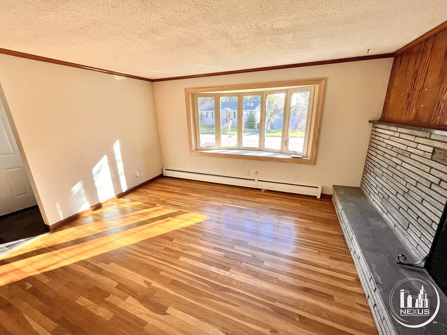 3 bed, 1358 sqft, $2,750 — Photo 4