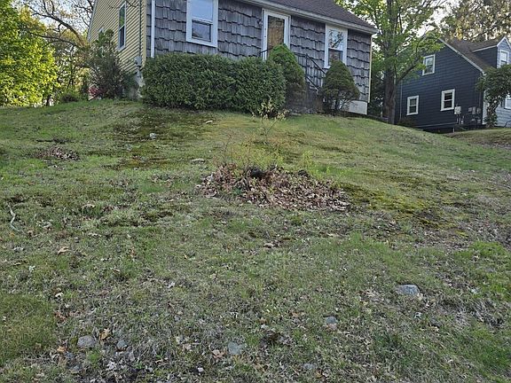 4th image of 217 Mill St