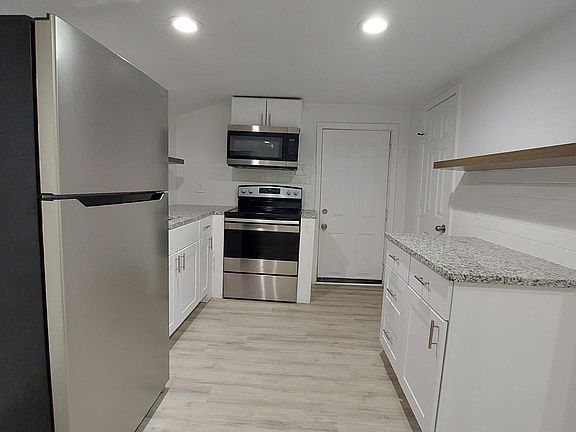 5th image of 2105 Walnut St #1