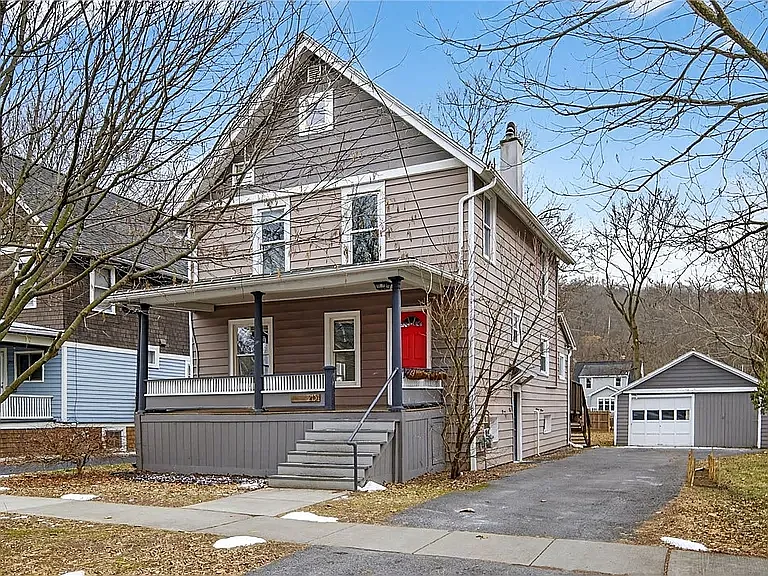 213 Wood St