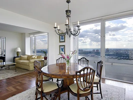 Rented by Sotheby's International Realty | media 20