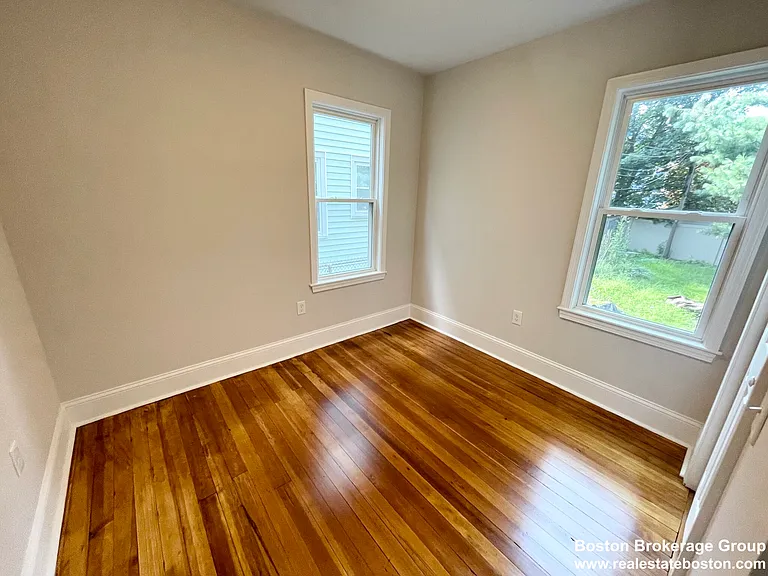 26 Taft St #1 — Photo 7