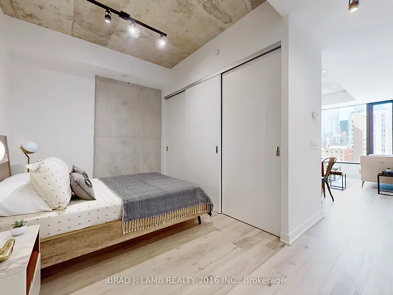 55 Ontario St #718 — Photo 11