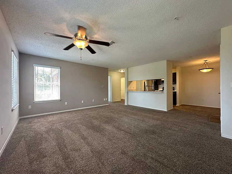 Hamilton at Turman Farms Apartments — Photo 40
