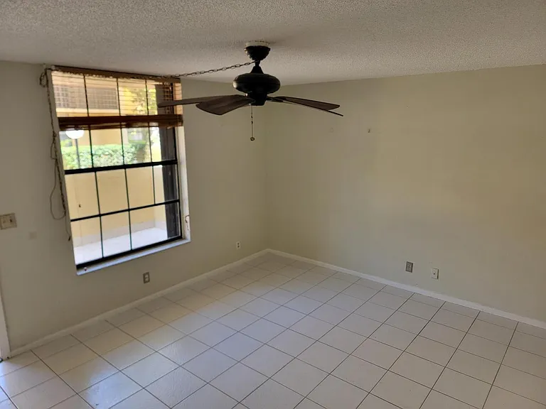 791 SE 1st Way — Photo 8