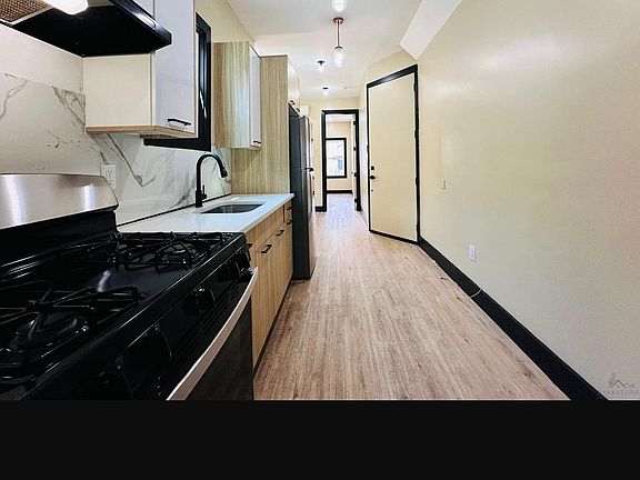 5th image of 948 W Side Ave #1D