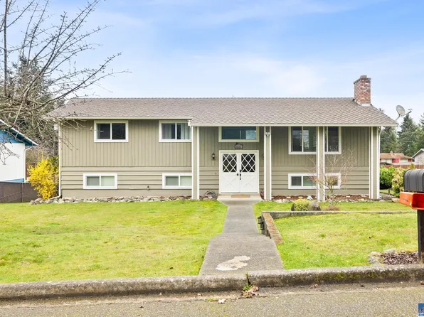 1217 W 19th St, Port Angeles, WA 98363