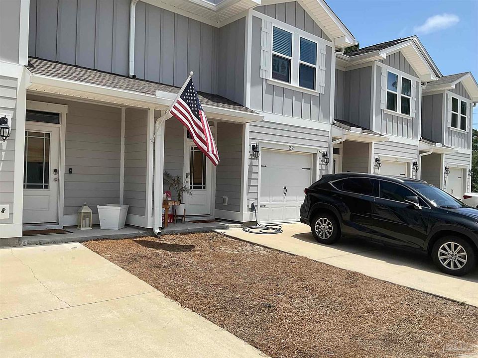 1st image of 22 Sandhill Pines Dr
