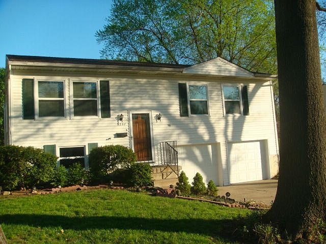 1st image of 9237 W 100th St