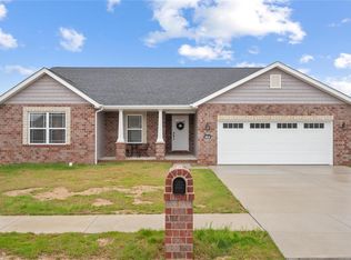 1014 Creekside Dr, Waterloo, IL 62298