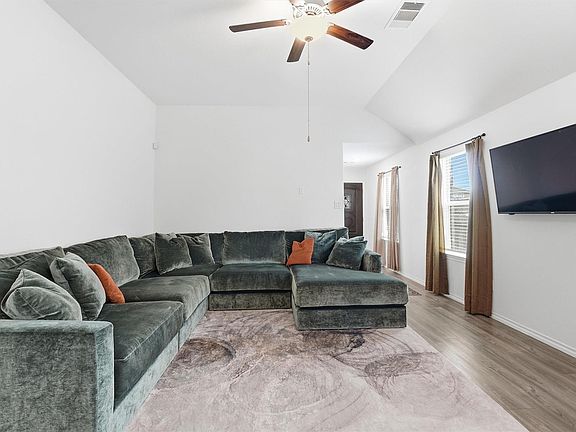 5th image of 18830 Amaro Hills Dr