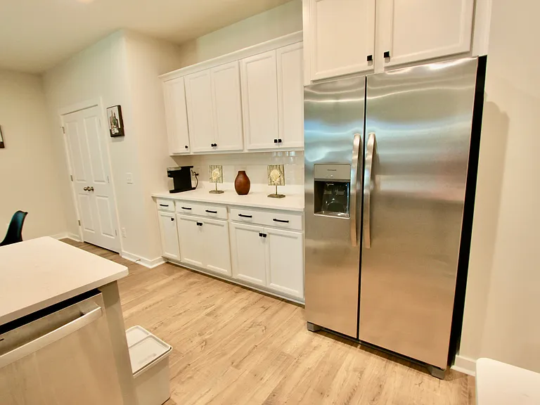 Lockwood Dr — Photo 7