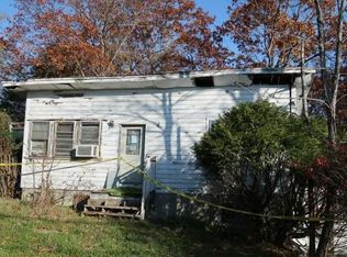 1084 River Ave, Gardiner, ME 04345