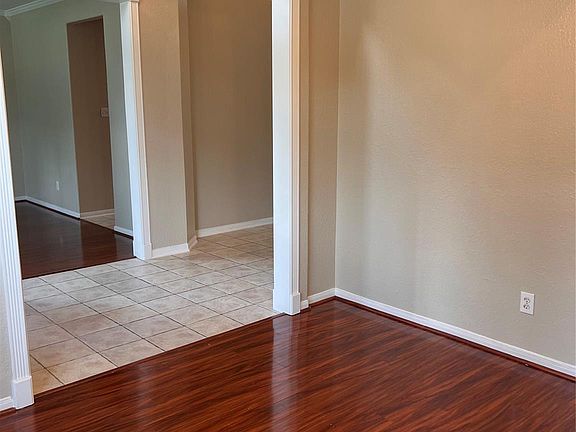 5th image of 14210 Meadow Estates Ln