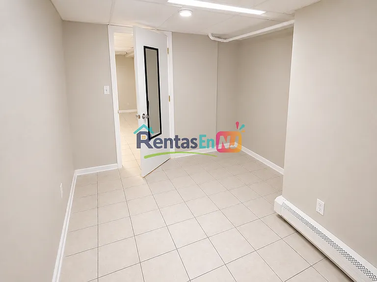 285 Goldsmith Ave #CC — Photo 6