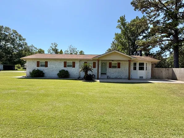 934 Ceasar Rd, Picayune, MS 39466