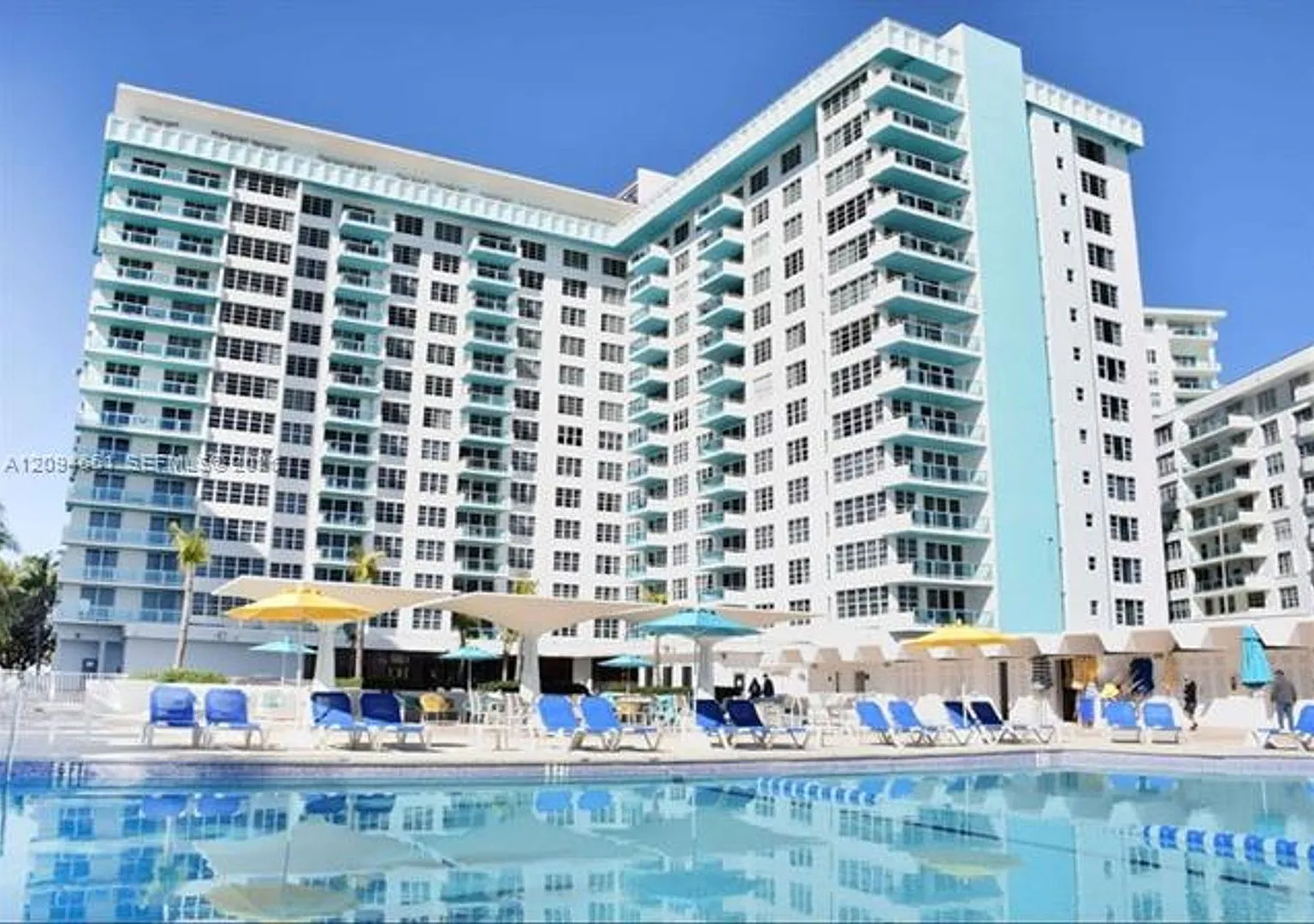 5101 Collins Avenue Cu — Photo 2
