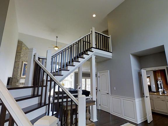 4th image of 1693 Abbotsford Green Dr