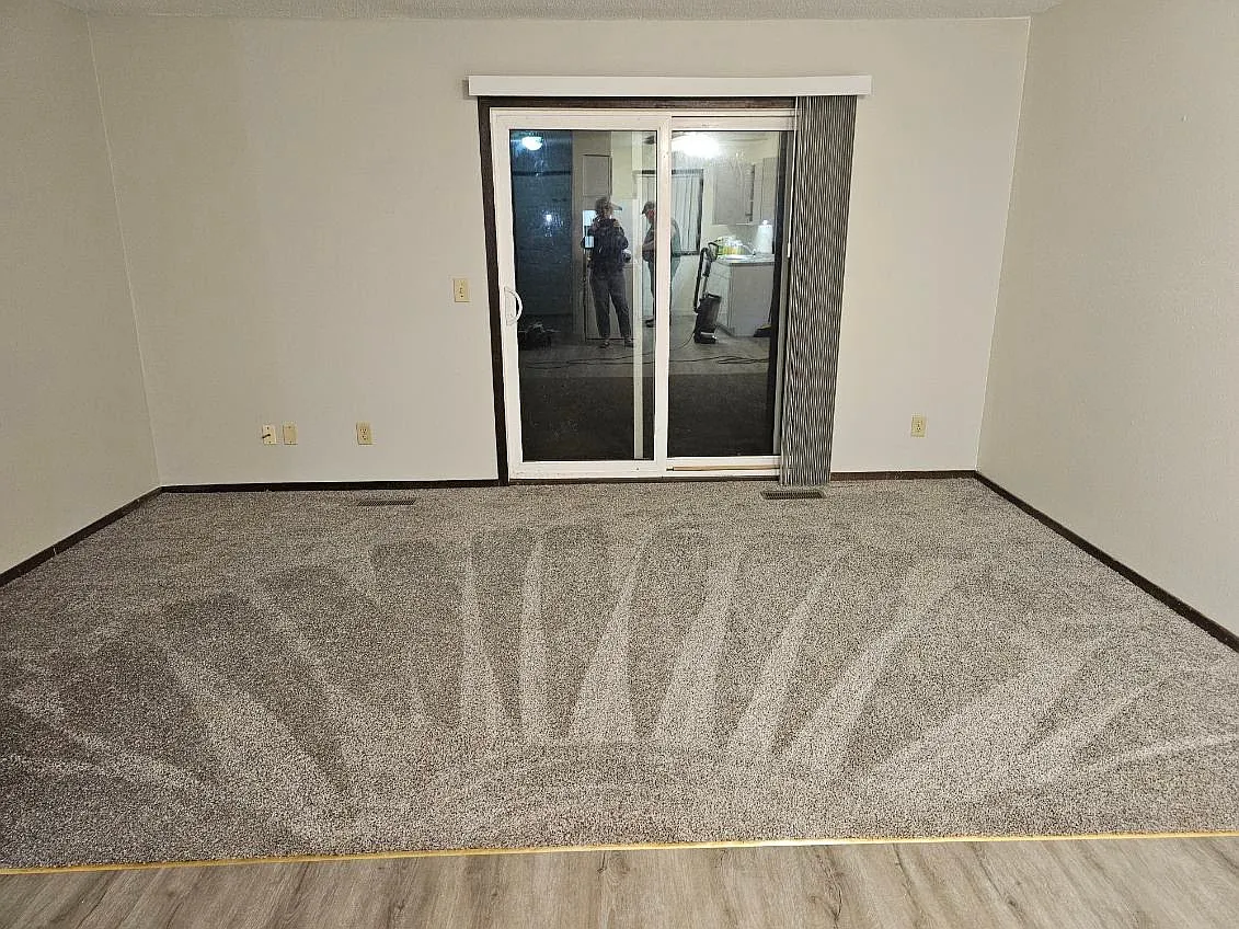 2 bed, 800 sqft, $1,045 — Photo 3