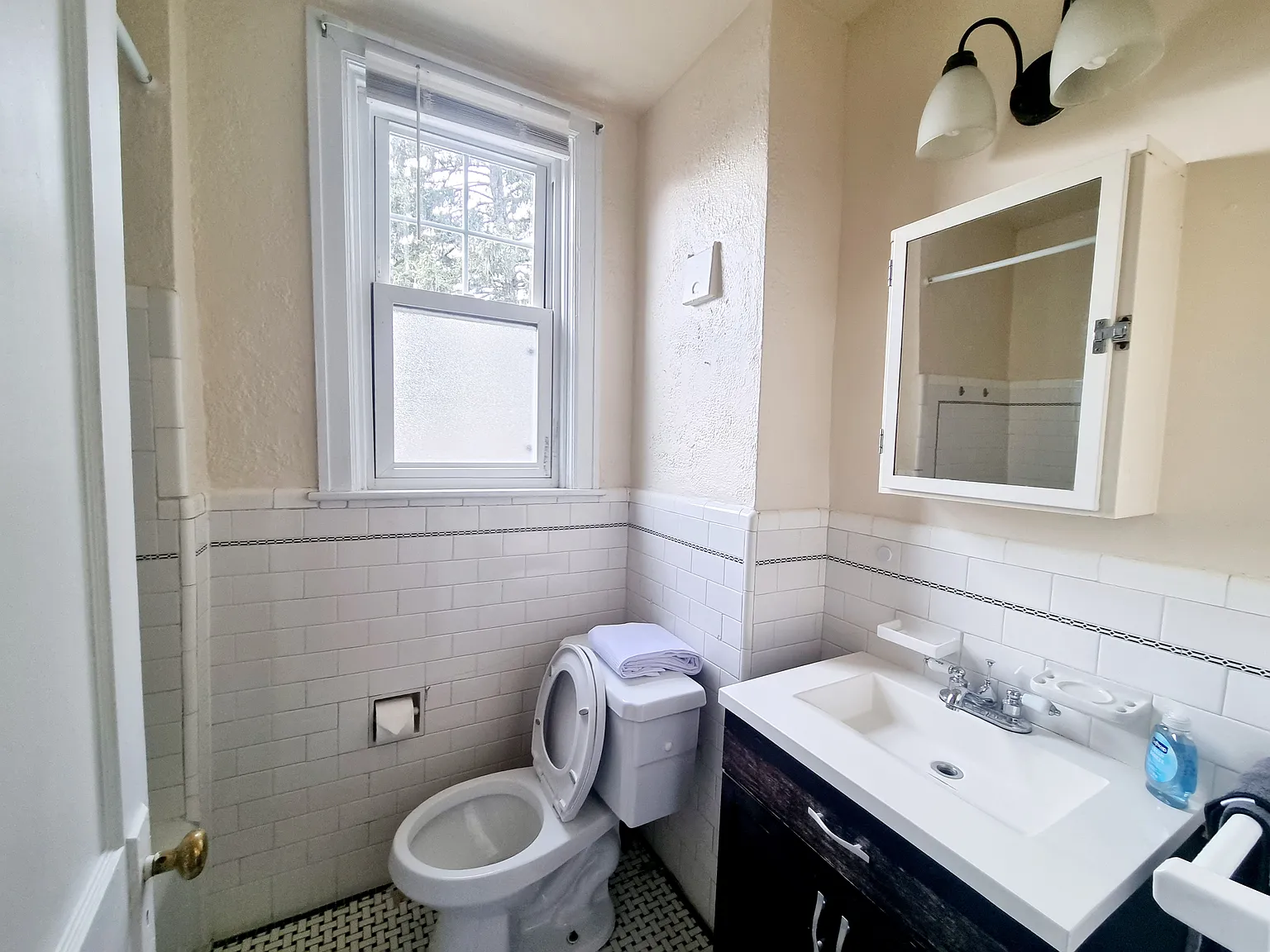 1 bed, 800 sqft, $1,820 — Photo 4