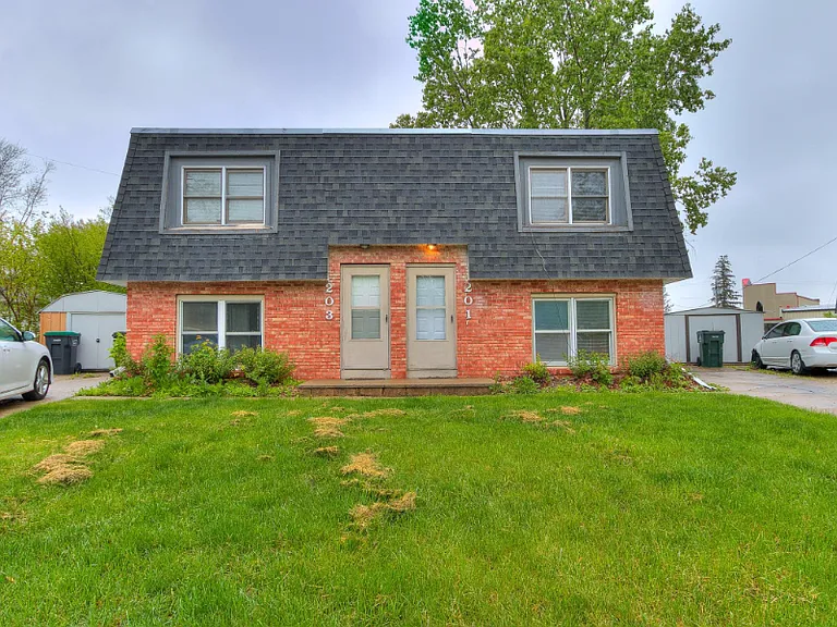 201 Wellons Dr — Photo 3