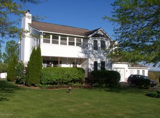 508 Flail Dr, Stroudsburg, PA 18360