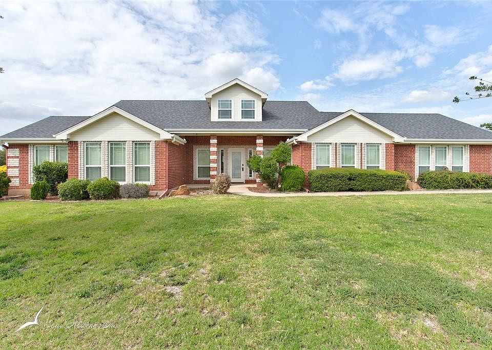 1st image of 118 Orange Blossom Dr