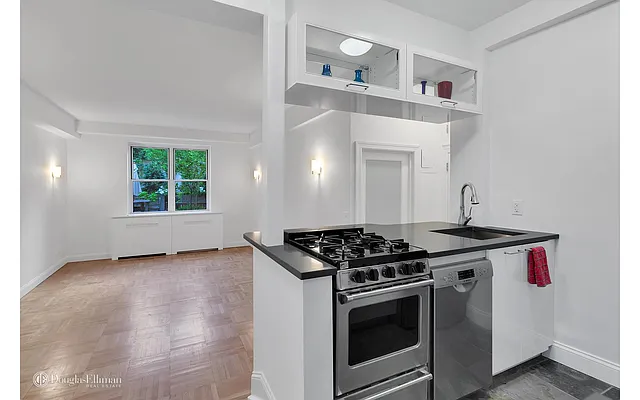 Sold by Douglas Elliman | media 19