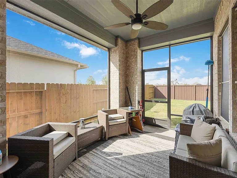 5622 Vintage Oaks Ln — Photo 17