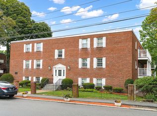 276 Albion St APT 17, Wakefield, MA 01880