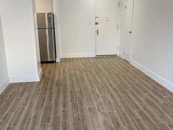 4th image of 490 New York Ave APT 1F