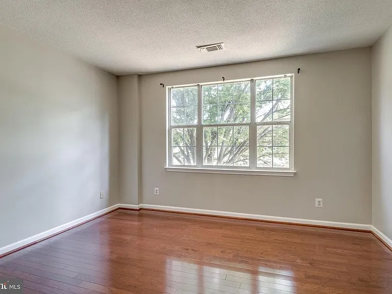 20311 Beechwood Ter #202 — Photo 21