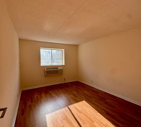 5th image of 2955 Shell Rd APT 3J
