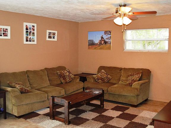 3rd image of 1464 Wildrose Ln