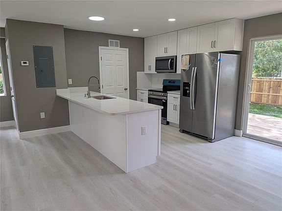 3rd image of 14232 Chisholm Ln