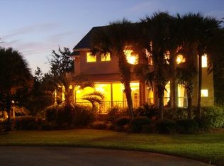 809 E Lake Dr, Shalimar, FL 32579