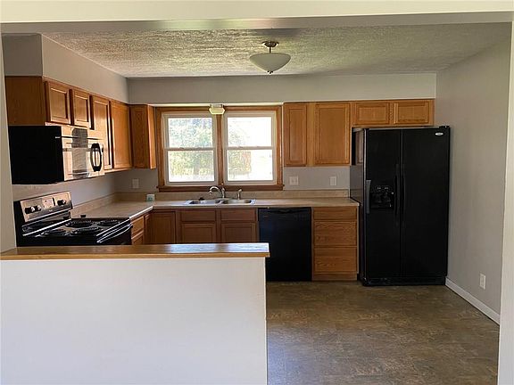 5th image of 1001 Raymond St