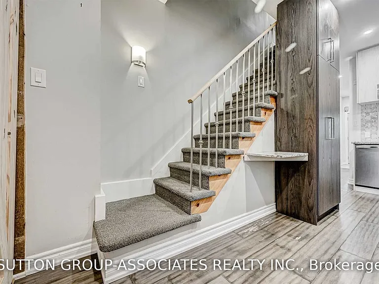 739 Manning Ave — Photo 16